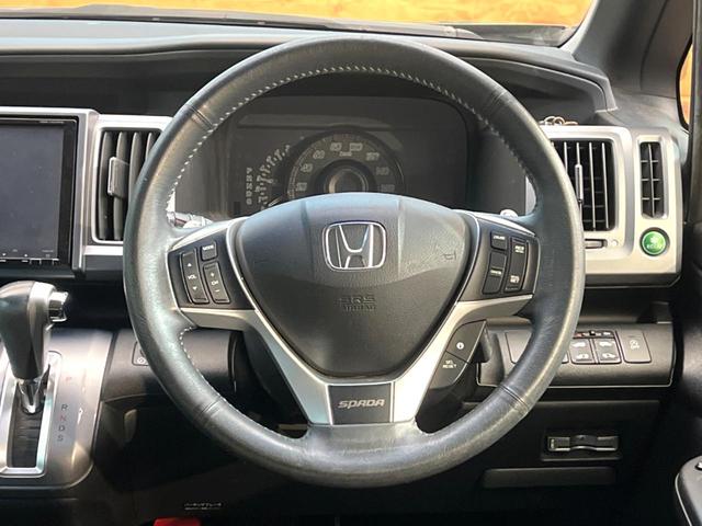 ステップワゴンスパーダ Ｚ　クールスピリット　禁煙車　両側電動ドア　純正ＳＤナビ　後席モニター　バックカメラ　　ハーフレザーシート　スマートキー　ＨＩＤヘッド　ビルトインＥＴＣ　クルコン　純正１７インチアルミ　オートライト　オートエアコン（12枚目）