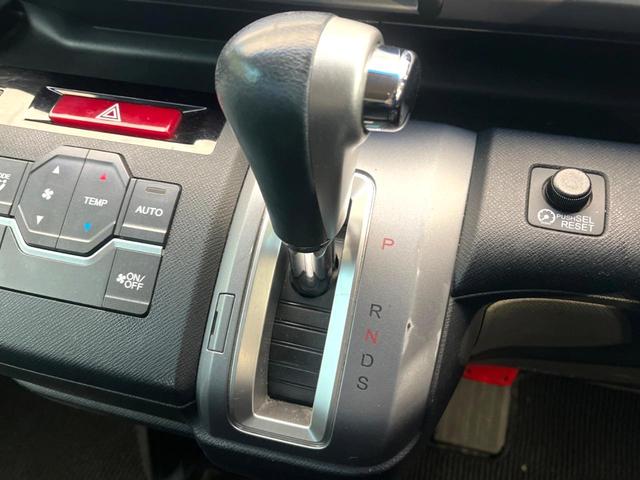 ステップワゴンスパーダ Ｚ　クールスピリット　禁煙車　両側電動ドア　純正ＳＤナビ　後席モニター　バックカメラ　　ハーフレザーシート　スマートキー　ＨＩＤヘッド　ビルトインＥＴＣ　クルコン　純正１７インチアルミ　オートライト　オートエアコン（41枚目）