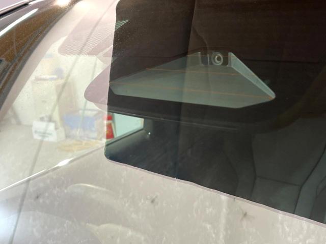 アルファードハイブリッド Ｚ　禁煙車　ガラスルーフ　後席モニター　全周囲カメラ　衝突被害軽減システム　レーダークルーズ　電動リアゲート　レザーシート　前席シートエアコン　前後席パワーシート　コーナーセンサー　スマートキー（3枚目）