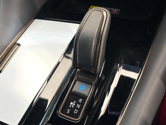 アルファードハイブリッド Ｚ　禁煙車　ガラスルーフ　後席モニター　全周囲カメラ　衝突被害軽減システム　レーダークルーズ　電動リアゲート　レザーシート　前席シートエアコン　前後席パワーシート　コーナーセンサー　スマートキー（64枚目）