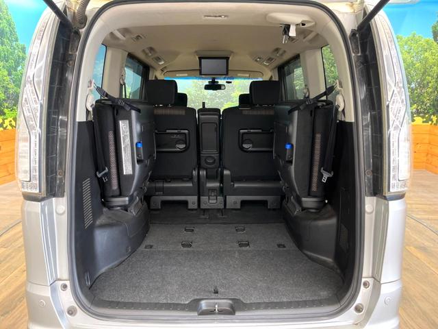 セレナ ハイウェイスター　Ｖセレ＋セーフティ　ＳＨＶ　Ａセフ　禁煙車　両側電動ドア　純正ＳＤナビ　後席モニター　全周囲カメラ　衝突被害軽減システム　コーナーセンサー　スマートキー　ＨＩＤヘッド　ＥＴＣ　クルコン　純正１６インチアルミ　オートライト（11枚目）