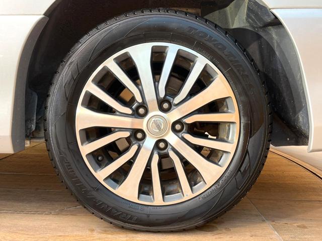 セレナ ハイウェイスター　Ｖセレ＋セーフティ　ＳＨＶ　Ａセフ　禁煙車　両側電動ドア　純正ＳＤナビ　後席モニター　全周囲カメラ　衝突被害軽減システム　コーナーセンサー　スマートキー　ＨＩＤヘッド　ＥＴＣ　クルコン　純正１６インチアルミ　オートライト（32枚目）