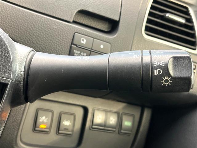 セレナ ハイウェイスター　Ｖセレ＋セーフティ　ＳＨＶ　Ａセフ　禁煙車　両側電動ドア　純正ＳＤナビ　後席モニター　全周囲カメラ　衝突被害軽減システム　コーナーセンサー　スマートキー　ＨＩＤヘッド　ＥＴＣ　クルコン　純正１６インチアルミ　オートライト（51枚目）