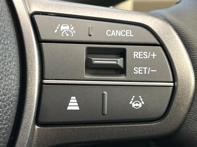 フリード エアー　ＥＸ　登録済未使用車　両側電動ドア　衝突被害軽減システム　レーダークルーズ　スマートキー　ＬＥＤヘッド　純正１５インチアルミ　オートハイビーム　車線逸脱警報　オートライト　オートエアコン（5枚目）