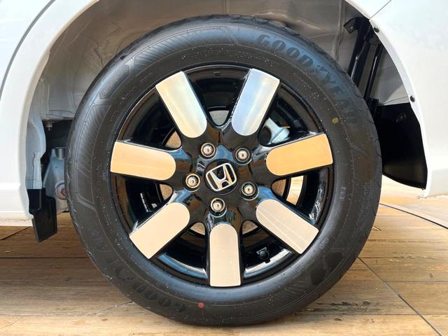 フリード エアー　ＥＸ　登録済未使用車　両側電動ドア　衝突被害軽減システム　レーダークルーズ　スマートキー　ＬＥＤヘッド　純正１５インチアルミ　オートハイビーム　車線逸脱警報　オートライト　オートエアコン（31枚目）