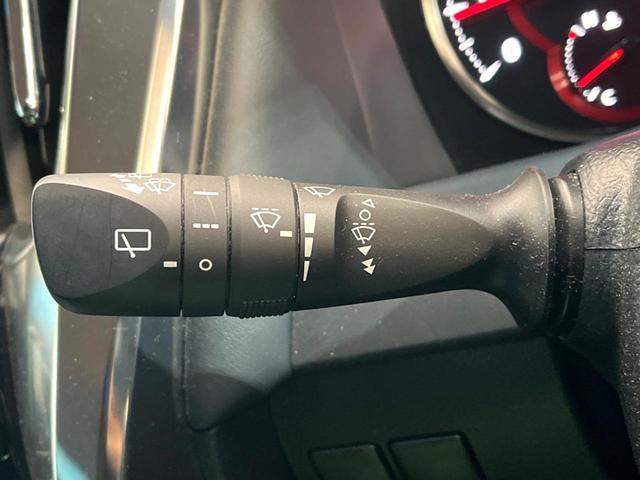 アルファード ２．５Ｓ　禁煙車　両側電動ドア　ＳＤナビ　後席モニター　バックカメラ　衝突被害軽減システム　コーナーセンサー　スマートキー　ＬＥＤヘッド　ビルトインＥＴＣ　純正１８インチアルミ　オートハイビーム　オートライト（47枚目）