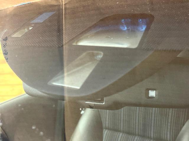 ヴェゼル ハイブリッドＺ　禁煙車　純正ＳＤナビ　バックカメラ　衝突被害軽減システム　ハーフレザーシート　スマートキー　ＬＥＤヘッド　ビルトインＥＴＣ　クルコン　純正１７インチアルミ　オートライト　デュアルエアコン（60枚目）