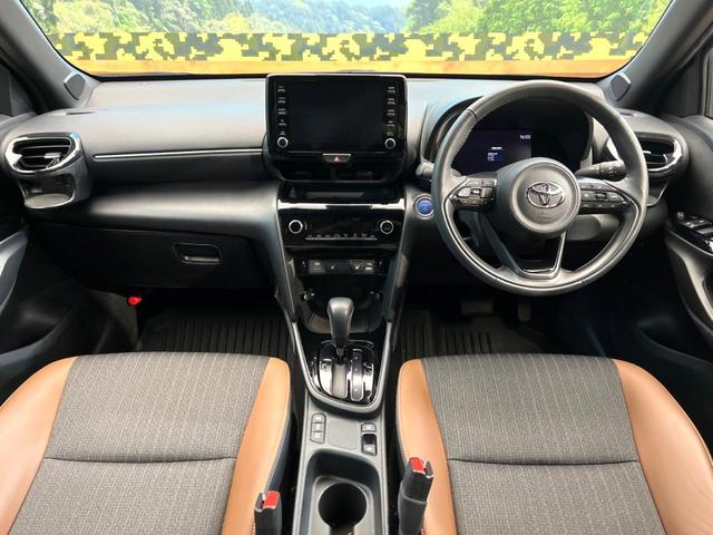 ヤリスクロス ハイブリッドZ アドベンチャー 衝突被害軽減システム 禁煙車 全周囲カメラ 電動リアゲート ハーフレザーシート パワーシート ドラレコ コーナーセンサー スマートキー LEDヘッド ETC2.0 純正18インチアルミ(2枚目)