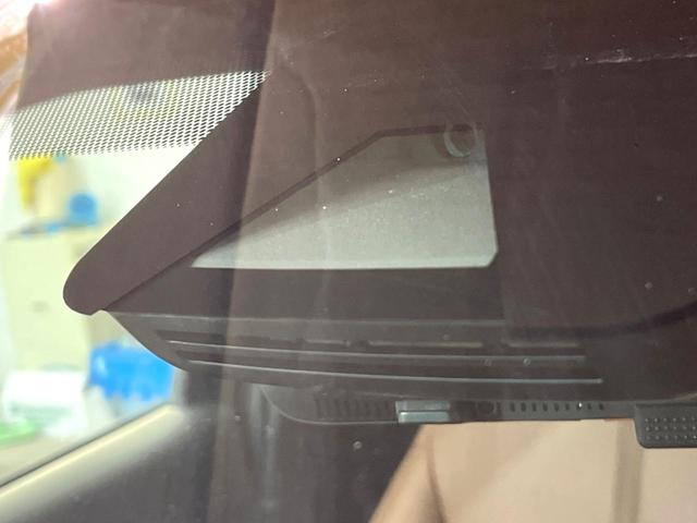 ヤリスクロス ハイブリッドZ アドベンチャー 衝突被害軽減システム 禁煙車 全周囲カメラ 電動リアゲート ハーフレザーシート パワーシート ドラレコ コーナーセンサー スマートキー LEDヘッド ETC2.0 純正18インチアルミ(3枚目)