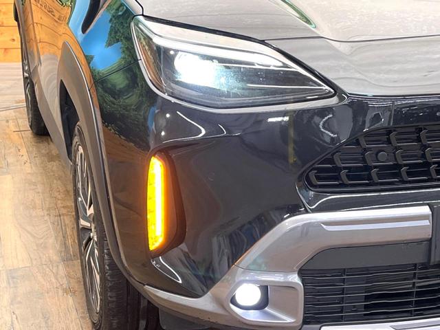 ヤリスクロス ハイブリッドZ アドベンチャー 衝突被害軽減システム 禁煙車 全周囲カメラ 電動リアゲート ハーフレザーシート パワーシート ドラレコ コーナーセンサー スマートキー LEDヘッド ETC2.0 純正18インチアルミ(12枚目)