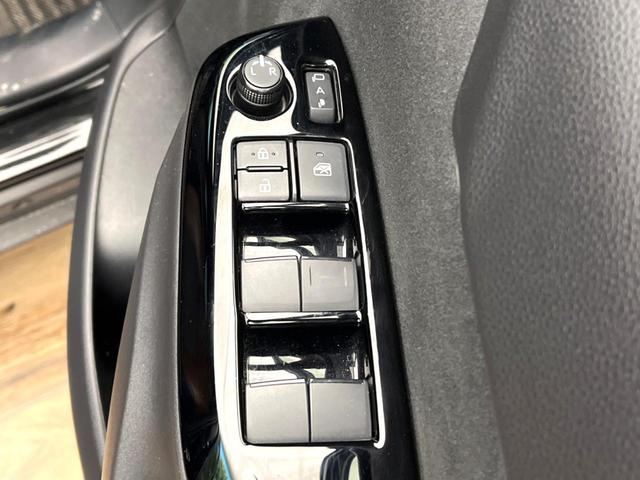 ヤリスクロス ハイブリッドZ アドベンチャー 衝突被害軽減システム 禁煙車 全周囲カメラ 電動リアゲート ハーフレザーシート パワーシート ドラレコ コーナーセンサー スマートキー LEDヘッド ETC2.0 純正18インチアルミ(66枚目)