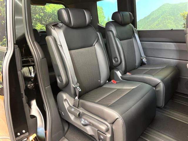 ステップワゴン ｅ：ＨＥＶスパーダ　登録済未使用車　両側電動スライドドア　ブラインドスポットインフォメーション　シートヒーター　電動リアゲート　レーダークルーズ　パドルシフト　ＵＳＢ入力端子　純正１６インチアルミ　ＬＥＤヘッド（9枚目）