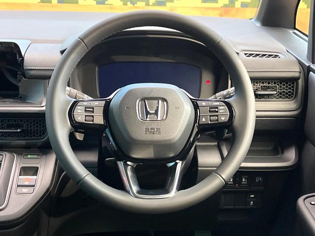 ステップワゴン ｅ：ＨＥＶスパーダ　登録済未使用車　両側電動スライドドア　ブラインドスポットインフォメーション　シートヒーター　電動リアゲート　レーダークルーズ　パドルシフト　ＵＳＢ入力端子　純正１６インチアルミ　ＬＥＤヘッド（12枚目）