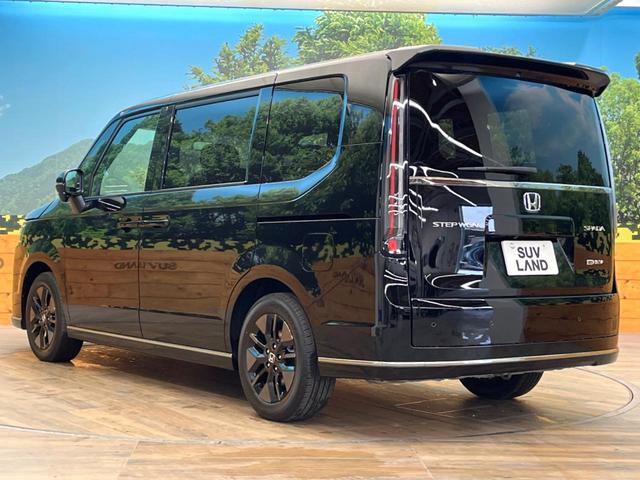 ステップワゴン ｅ：ＨＥＶスパーダ　登録済未使用車　両側電動スライドドア　ブラインドスポットインフォメーション　シートヒーター　電動リアゲート　レーダークルーズ　パドルシフト　ＵＳＢ入力端子　純正１６インチアルミ　ＬＥＤヘッド（27枚目）