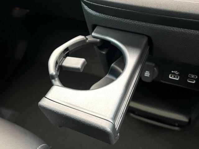 ステップワゴン ｅ：ＨＥＶスパーダ　登録済未使用車　両側電動スライドドア　ブラインドスポットインフォメーション　シートヒーター　電動リアゲート　レーダークルーズ　パドルシフト　ＵＳＢ入力端子　純正１６インチアルミ　ＬＥＤヘッド（53枚目）