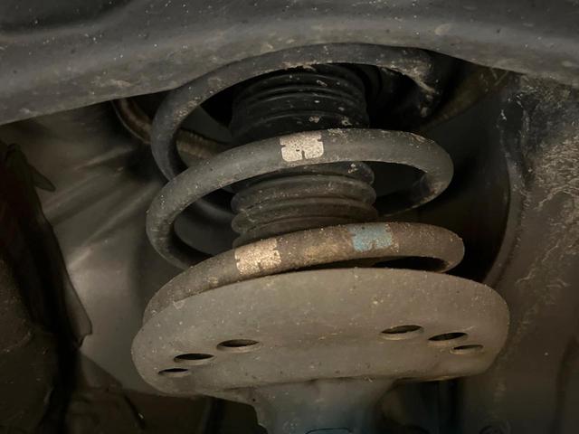 フォレスター アドバンス　純正ナビ　サイド・バックカメラ　アイサイト　レーダークルーズ　電動リアゲート　レザーシート　全席シートヒーター　ドラレコ　コーナーセンサー　スマートキー　ＬＥＤヘッド　ビルトインＥＴＣ（20枚目）