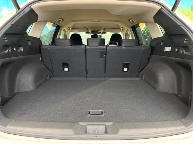 レヴォーグ ＧＴ－Ｈ　ＥＸ　１１．６インチナビ　４ＷＤ　サイド・バックカメラ　衝突被害軽減システム　レーダークルーズ　電動リアゲート　全席シートヒーター　ドラレコ　コーナーセンサー　スマートキー　ＬＥＤヘッド　ビルトインＥＴＣ（9枚目）