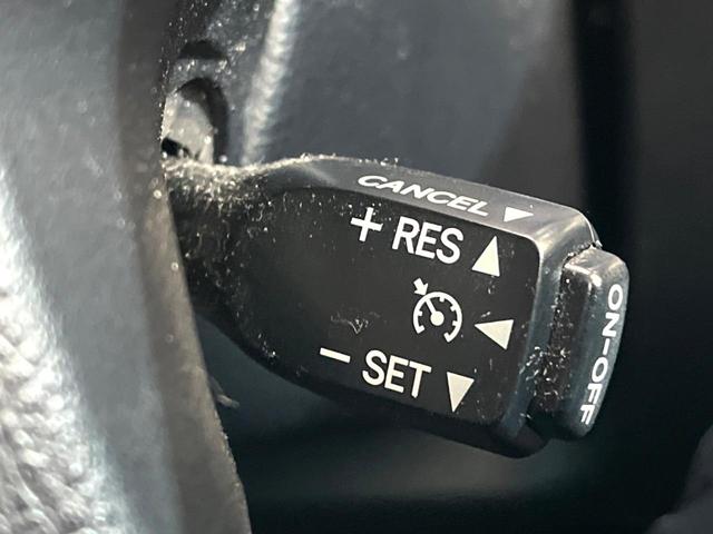 �y�N���[�Y�R���g���[���z�������H�����N���N���s�B�A�N�Z���𗣂��Ă���葬�x�ő��s���ł��A�������^�]���̕��S���y���I�����E�������ȒP�ȃX�C�b�`����Œ����ł��܂��B