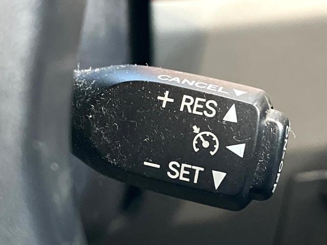 �y�N���[�Y�R���g���[���z�������H�����N���N���s�B�A�N�Z���𗣂��Ă���葬�x�ő��s���ł��A�������^�]���̕��S���y���I�����E�������ȒP�ȃX�C�b�`����Œ����ł��܂��B