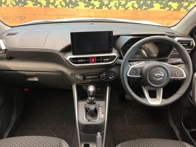 ロッキー プレミアム　禁煙車　スマートアシスト　パノラミックビューモニター　アダプティブクルーズコントロール　ブラインドスポットモニター　前席シートヒーター　ＥＴＣ　ドライブレコーダー　ＬＥＤヘッドライト（2枚目）