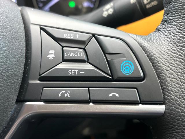 キックス オーテック　純正ＳＤナビ　全周囲カメラ　衝突被害軽減システム　レーダークルーズ　レザーシート　ドラレコ　コーナーセンサー　スマートキー　ＬＥＤヘッド　ビルトインＥＴＣ　純正１７インチアルミ　オートハイビーム（6枚目）