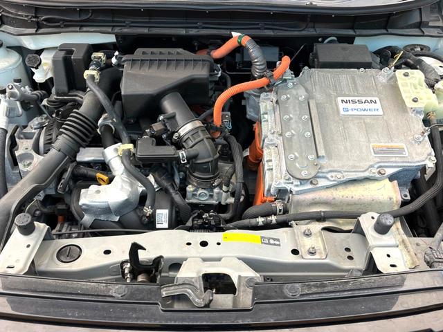 キックス オーテック　純正ＳＤナビ　全周囲カメラ　衝突被害軽減システム　レーダークルーズ　レザーシート　ドラレコ　コーナーセンサー　スマートキー　ＬＥＤヘッド　ビルトインＥＴＣ　純正１７インチアルミ　オートハイビーム（18枚目）