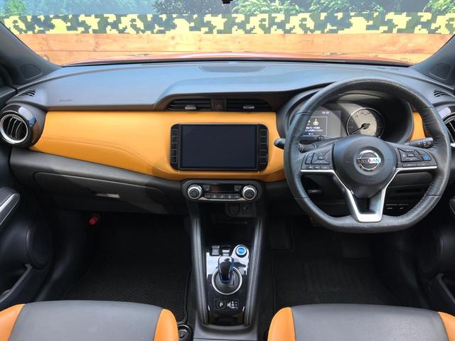 キックス Ｘ　ツートーンインテリアエディション　純正ＳＤナビ　禁煙車　全周囲カメラ　衝突被害軽減システム　レーダークルーズ　レザーシート　ドラレコ　コーナーセンサー　スマートキー　ＬＥＤヘッド　ビルトインＥＴＣ　純正１７インチアルミ　車線逸脱警報（2枚目）