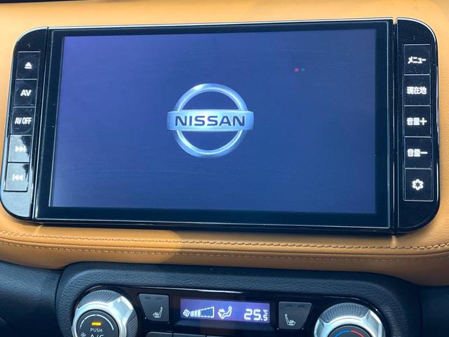 キックス Ｘ　ツートーンインテリアエディション　純正ＳＤナビ　禁煙車　全周囲カメラ　衝突被害軽減システム　レーダークルーズ　レザーシート　ドラレコ　コーナーセンサー　スマートキー　ＬＥＤヘッド　ビルトインＥＴＣ　純正１７インチアルミ　車線逸脱警報（3枚目）