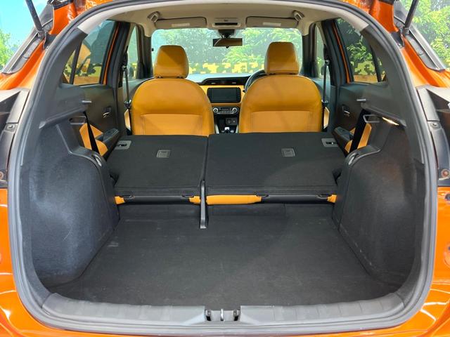 キックス Ｘ　ツートーンインテリアエディション　純正ＳＤナビ　禁煙車　全周囲カメラ　衝突被害軽減システム　レーダークルーズ　レザーシート　ドラレコ　コーナーセンサー　スマートキー　ＬＥＤヘッド　ビルトインＥＴＣ　純正１７インチアルミ　車線逸脱警報（10枚目）