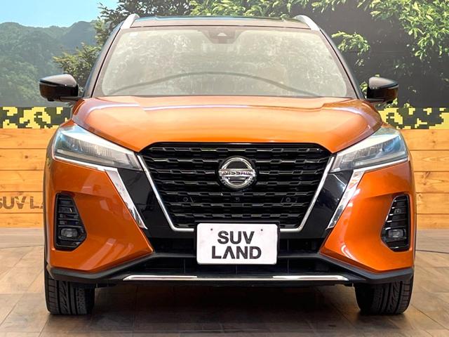 キックス Ｘ　ツートーンインテリアエディション　純正ＳＤナビ　禁煙車　全周囲カメラ　衝突被害軽減システム　レーダークルーズ　レザーシート　ドラレコ　コーナーセンサー　スマートキー　ＬＥＤヘッド　ビルトインＥＴＣ　純正１７インチアルミ　車線逸脱警報（14枚目）