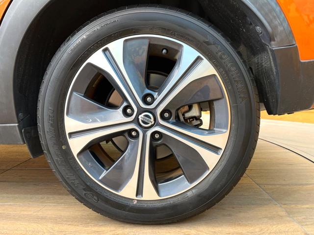 キックス Ｘ　ツートーンインテリアエディション　純正ＳＤナビ　禁煙車　全周囲カメラ　衝突被害軽減システム　レーダークルーズ　レザーシート　ドラレコ　コーナーセンサー　スマートキー　ＬＥＤヘッド　ビルトインＥＴＣ　純正１７インチアルミ　車線逸脱警報（24枚目）