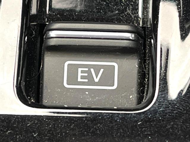 キックス Ｘ　ツートーンインテリアエディション　純正ＳＤナビ　禁煙車　全周囲カメラ　衝突被害軽減システム　レーダークルーズ　レザーシート　ドラレコ　コーナーセンサー　スマートキー　ＬＥＤヘッド　ビルトインＥＴＣ　純正１７インチアルミ　車線逸脱警報（51枚目）