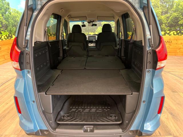 ���i�̂���������ʋ΁A���}���ɏ\���ȉ׎��X�y�[�X���m�ۂ��Ă���܂��B�Z�J���h�V�[�g��|���ƁA�傫�ȉו��̐ύڂ��\�ł���