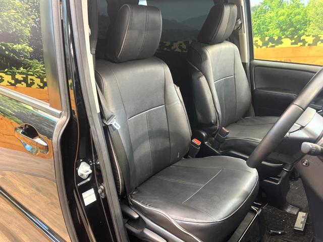 ヴォクシー ＺＳ　禁煙車　電動スライドドア　ＳＤナビ　後席モニター　バックカメラ　衝突被害軽減システム　レザーシート　スマートキー　ＬＥＤヘッド　ビルトインＥＴＣ　オートライト　デュアルエアコン　Ｂｌｕｅｔｏｏｔｈ（8枚目）