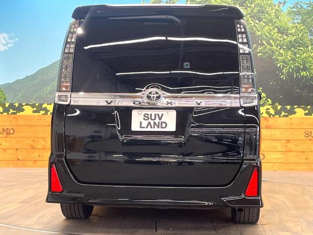 ヴォクシー ＺＳ　禁煙車　電動スライドドア　ＳＤナビ　後席モニター　バックカメラ　衝突被害軽減システム　レザーシート　スマートキー　ＬＥＤヘッド　ビルトインＥＴＣ　オートライト　デュアルエアコン　Ｂｌｕｅｔｏｏｔｈ（16枚目）