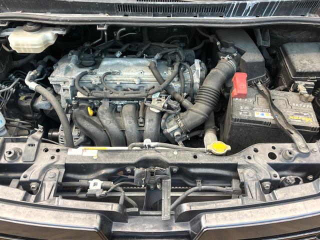 ヴォクシー ＺＳ　禁煙車　電動スライドドア　ＳＤナビ　後席モニター　バックカメラ　衝突被害軽減システム　レザーシート　スマートキー　ＬＥＤヘッド　ビルトインＥＴＣ　オートライト　デュアルエアコン　Ｂｌｕｅｔｏｏｔｈ（18枚目）