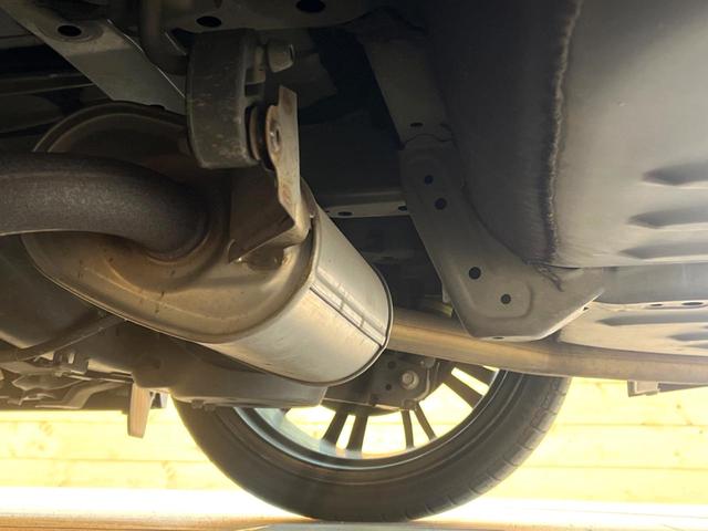 ヴォクシー ＺＳ　禁煙車　電動スライドドア　ＳＤナビ　後席モニター　バックカメラ　衝突被害軽減システム　レザーシート　スマートキー　ＬＥＤヘッド　ビルトインＥＴＣ　オートライト　デュアルエアコン　Ｂｌｕｅｔｏｏｔｈ（21枚目）