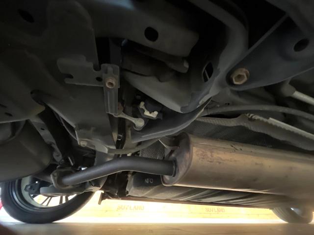 ヴォクシー ＺＳ　禁煙車　電動スライドドア　ＳＤナビ　後席モニター　バックカメラ　衝突被害軽減システム　レザーシート　スマートキー　ＬＥＤヘッド　ビルトインＥＴＣ　オートライト　デュアルエアコン　Ｂｌｕｅｔｏｏｔｈ（22枚目）