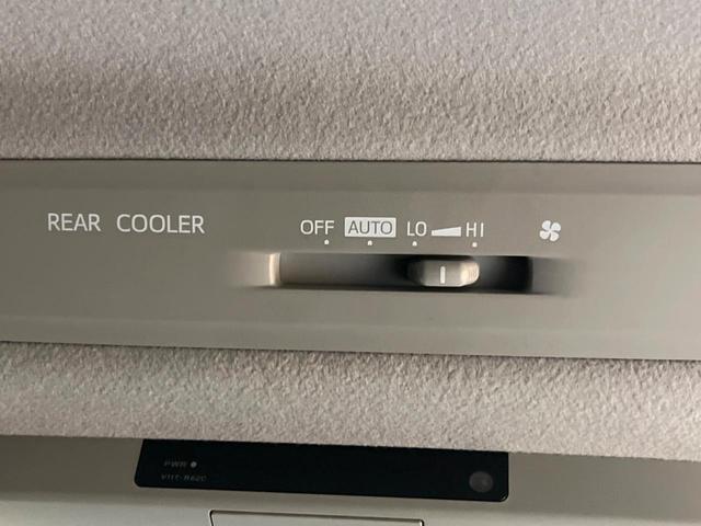 ヴォクシー ＺＳ　禁煙車　電動スライドドア　ＳＤナビ　後席モニター　バックカメラ　衝突被害軽減システム　レザーシート　スマートキー　ＬＥＤヘッド　ビルトインＥＴＣ　オートライト　デュアルエアコン　Ｂｌｕｅｔｏｏｔｈ（50枚目）