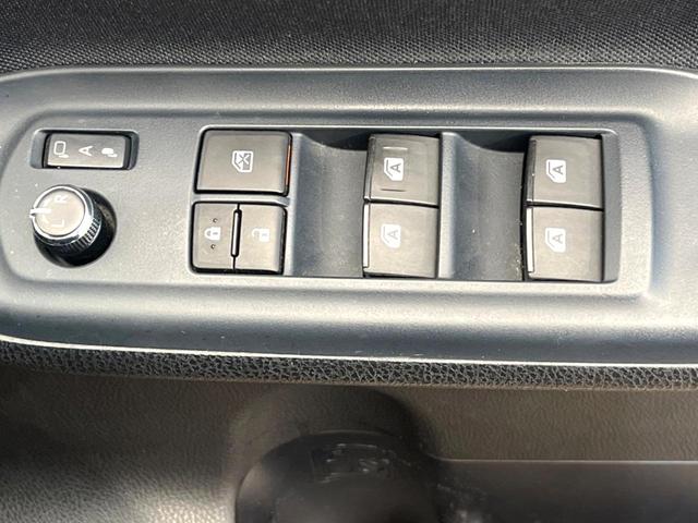 ヴォクシー ＺＳ　禁煙車　電動スライドドア　ＳＤナビ　後席モニター　バックカメラ　衝突被害軽減システム　レザーシート　スマートキー　ＬＥＤヘッド　ビルトインＥＴＣ　オートライト　デュアルエアコン　Ｂｌｕｅｔｏｏｔｈ（54枚目）