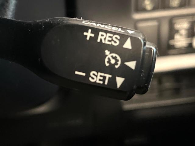 �y�N���[�Y�R���g���[���z�������H�����N���N���s�B�A�N�Z���𗣂��Ă���葬�x�ő��s���ł��A�������^�]���̕��S���y���I�����E�������ȒP�ȃX�C�b�`����Œ����ł��܂��B