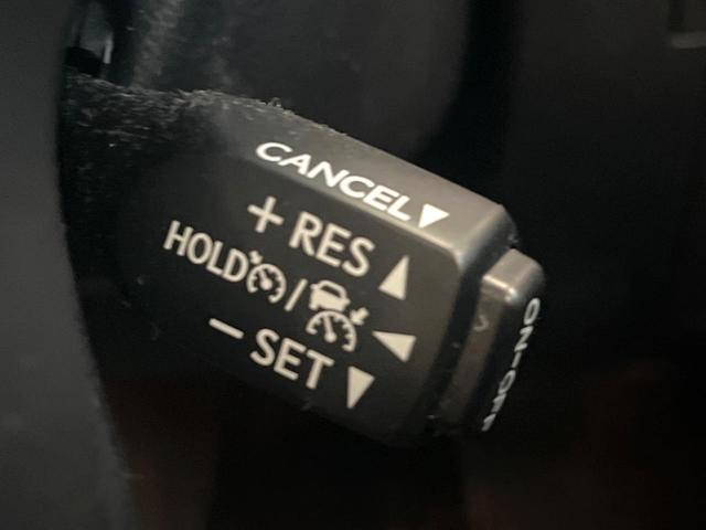 �y���[�_�[�N���[�Y�R���g���[���z�������H�ł̒��������s���y�ɁI�I�����ő��x��ۂN���[�Y�R���g���[�����A�Փˌy���V�X�e���ƘA�g���A�O���̎ԗ������m���ĎԊԂ�ۂ悤�ɑ��x���߂��Ă���܂��I�I