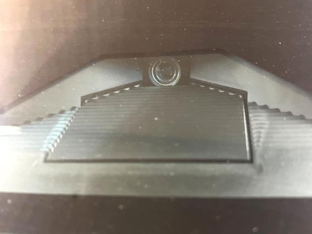 �y�z���_�Z���V���O�z���s���ɑO���̎ԗ�����F�����A�Փ˂������Ȏ��͌x��ƃu���[�L�ŏՓˉ���Ɣ�Q�y�����A�V�X�g�B�����S�Ƀh���C�u�����y���݂��������܂��B