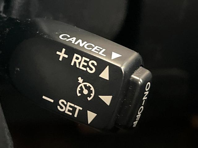 �y�N���[�Y�R���g���[���z�������H�����N���N���s�B�A�N�Z���𗣂��Ă���葬�x�ő��s���ł��A�������^�]���̕��S���y���I�����E�������ȒP�ȃX�C�b�`����Œ����ł��܂��B