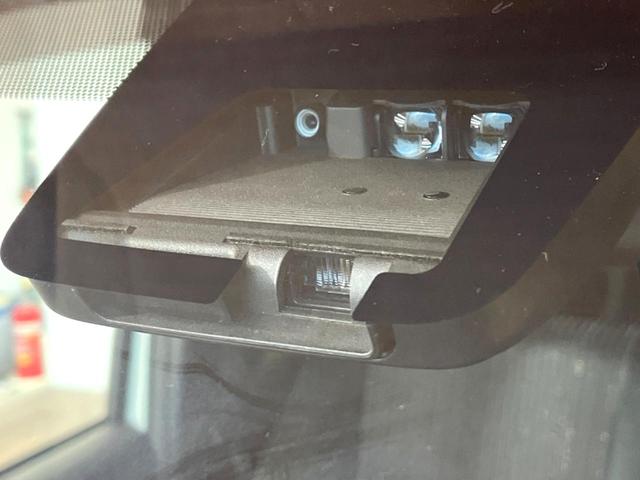 ヴォクシー ＺＳ　煌　禁煙車　純正８インチナビ　両側電動スライド　バックカメラ　セーフティセンス　クルーズコントロール　オートマチックハイビーム　ドラレコ　スマートキー　ＬＥＤヘッド　ＥＴＣ　純正１６インチアルミ（5枚目）