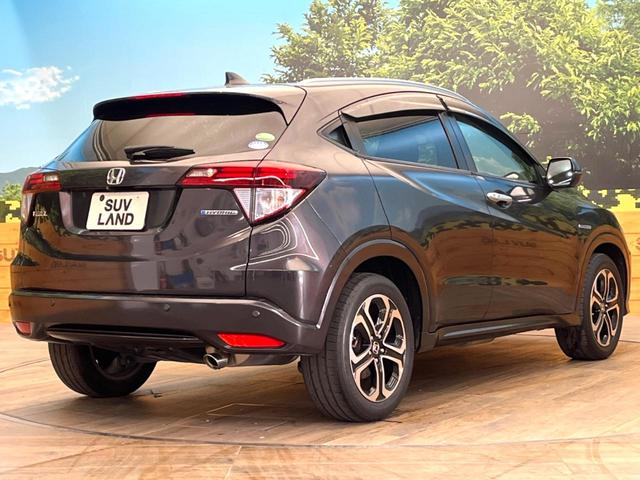 ヴェゼル ハイブリッドＺ　禁煙車　純正８インチナビ　バックカメラ　寒冷地仕様　シティブレーキアクティブシステム　ハーフレザーシート　ドラレコ　コーナーセンサー　スマートキー　ＬＥＤヘッド　ルーフレール　ＥＴＣ　クルコン（17枚目）