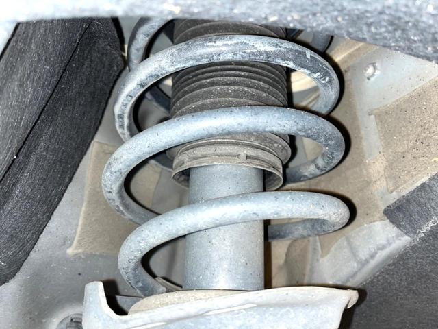 ヴェゼル ハイブリッドＺ　禁煙車　純正８インチナビ　バックカメラ　寒冷地仕様　シティブレーキアクティブシステム　ハーフレザーシート　ドラレコ　コーナーセンサー　スマートキー　ＬＥＤヘッド　ルーフレール　ＥＴＣ　クルコン（20枚目）