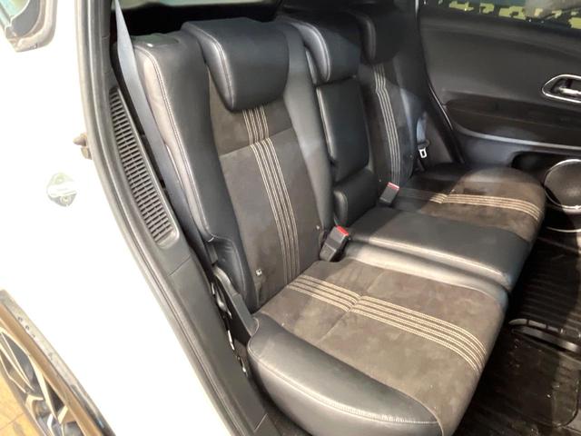 ヴェゼル ハイブリッドＲＳ・ホンダセンシング　禁煙車　純正７インチナビ　バックカメラ　ホンダセンシング　ハーフレザーシート　ドラレコ　スマートキー　ＬＥＤヘッド　ビルトインＥＴＣ　純正１８インチアルミ　車線逸脱警報　オートライト（9枚目）