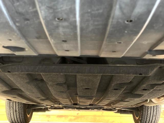 ヴェゼル ハイブリッドＲＳ・ホンダセンシング　禁煙車　純正７インチナビ　バックカメラ　ホンダセンシング　ハーフレザーシート　ドラレコ　スマートキー　ＬＥＤヘッド　ビルトインＥＴＣ　純正１８インチアルミ　車線逸脱警報　オートライト（19枚目）