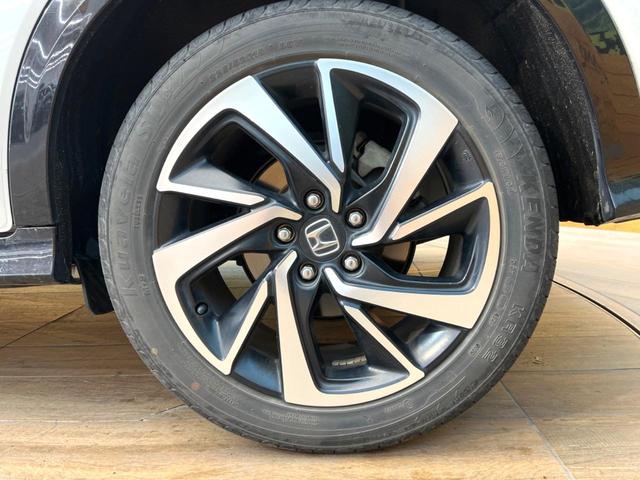 ヴェゼル ハイブリッドＲＳ・ホンダセンシング　禁煙車　純正７インチナビ　バックカメラ　ホンダセンシング　ハーフレザーシート　ドラレコ　スマートキー　ＬＥＤヘッド　ビルトインＥＴＣ　純正１８インチアルミ　車線逸脱警報　オートライト（24枚目）